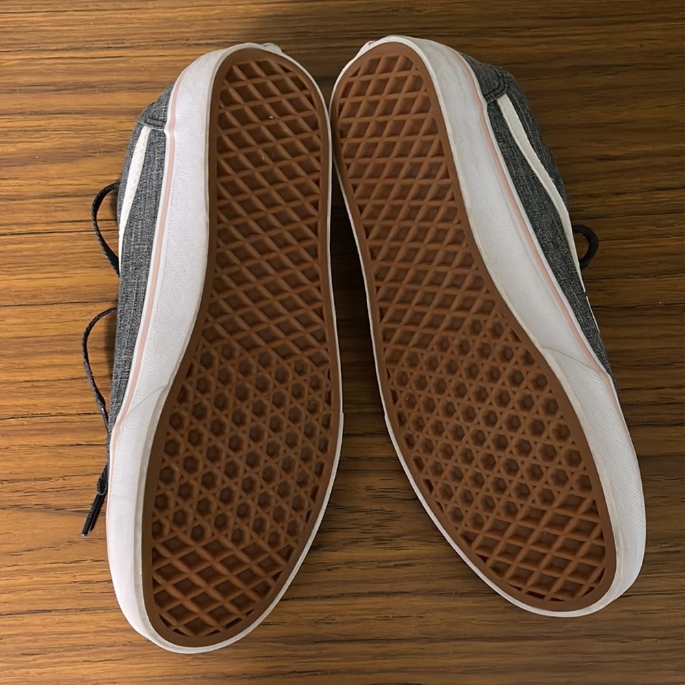 Vans - Picture 3 of 3